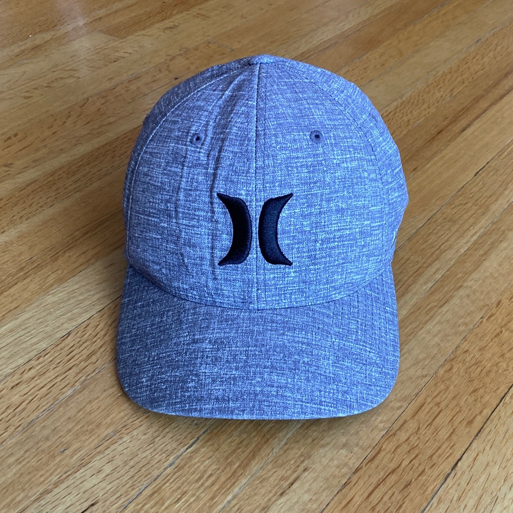 S/M Hurley Heathered grey Cap Flex fit, Nike dri fit